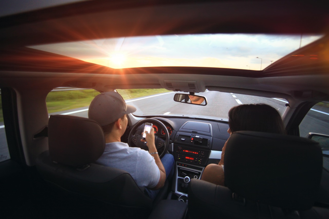 運転中の車内